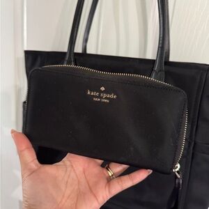 Kate Spade Black Wallet Sleek Design Premium Quality